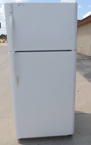 lot 28 image: SEARS white REFRIGERATOR   top freezer. Works great