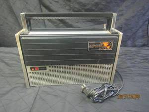 lot 9 image: WORLD WIDE CB SW.MB. AMFM&nbsp AIR PB1.PB2&nbsp MODEL&nbsp FY-411&nbsp&nbsp( POWER ON )