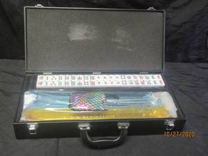 lot 13 image: MAHJONG GAME SET IN BLACK CARRY CASE