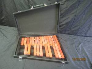 lot 31 image: DLUCA 25 NOTES CHROMATIC WOOD XYLOPHONE&nbsp XL225A WITH CARRY CASE&nbsp