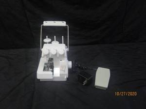 lot 35 image: SINGER TINY SERGER TS-380 PLUS&nbsp&nbspPOWER ON&nbsp