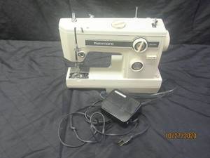 lot 42 image: KENMORE 148.15700 SEWING MACHINE&nbsp&nbsp( POWER ON )