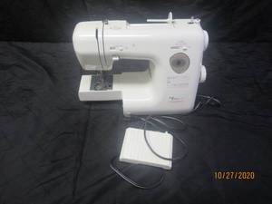 lot 44 image: JANOME&nbsp NEW HOME MYEXCEL&nbsp ME4123 SEWING MACHINE&nbsp&nbsp( POWER ON )&nbsp