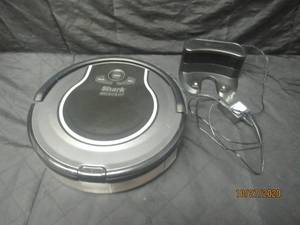 lot 56 image: SHARK&nbsp ION ROBOTIC VACUUM&nbsp &nbspRV750N WITH DOCK STATION&nbsp&nbsp( POWER ON )