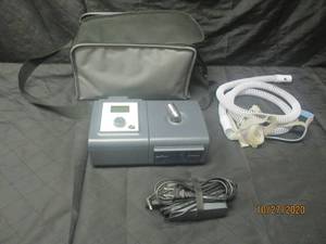lot 64 image: PHILIPS RESPIRONICS REMSTAR PRO C-FLEX AUTO IQ WITH CARRY BAG (POWERS ON)