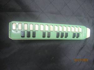 lot 65 image: HOHNER MELODICA SOPRANO&nbsp