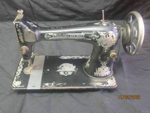 lot 102 image: THE SINGER MANUFACTURING CO. AA451109