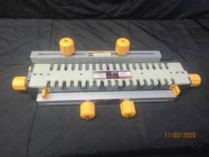 lot 119 image: SEARS CRAFTSMAN 925450 INDUSTRIAL DELUXE DOVETAIL TEMPLATE FOR HAL BLIND JOINTS