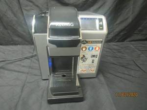 lot 145 image: KEURIG VUE BREWING V1200 MISSING WATER TANK LID ( POWER ON)