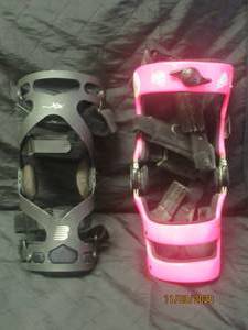 lot 223 image: 2 KNEE BRACES X2K AND TOWNSEND