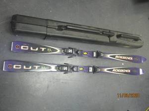 lot 233 image: ROSIGNOL 62 SALOMON CUT 10.4 L STERLING SKIS WITH SPORTUBE CARRYCASE WITH WHEELS