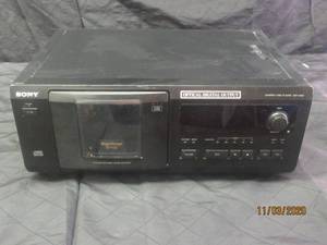 lot 202 image: SONY COMPACT DISC PLAYER CDP-CX53&nbsp (POWERS ON )&nbsp
