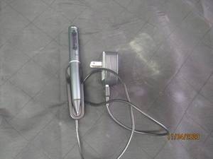 lot 247 image: PULSE LIVESCRIBE 1GB PEN WITH CHARGING BASE