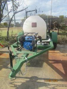 lot 190 image: TRIALER WITH WATER TANK AND PUMP