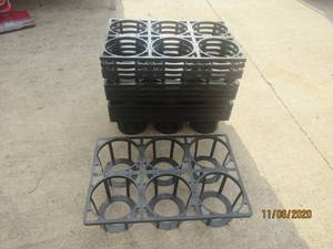 lot 194 image: 14 PLANT HOLDERS EACH HOLD 6 PLANTS