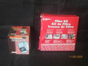 lot 319 image: PERFORMANCE GOLD OIL FILTER HP-2004 AND FILTER KIT 1-8565