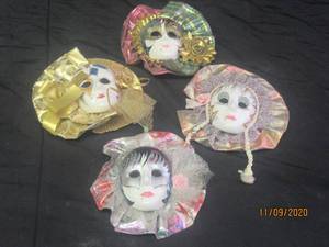 lot 353 image: TOTAL OF 4 MASQUERADE FACE MASK WALL CERAMIC ART DECOR&nbsp