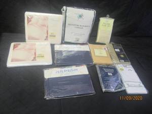 lot 362 image: TOTAL OF 10 PCS OF LINEN&nbspPILLOWCASES, SHOWER CURTAIN, LINER , TWIN FLAT SHEETS ,BLACKOUT CURTAIN&nbsp