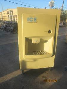 lot 369 image: HOSHIZAKI ICE DISPENSER&nbsp DB-200C