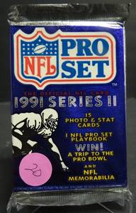 lot 20 image: 1991 Series 2 NFL Pro Set Football Cards Unopened Pack - FAVRE ROOKIE