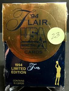 lot 23 image: 1994 Fleer Flair USA Basketball Factory Sealed pack of cards (1 pack COMPS - $8-$12)
