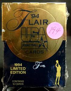 lot 194 image: 1994 Fleer Flair USA Basketball Factory Sealed pack of cards (1 pack COMPS - $8-$12)