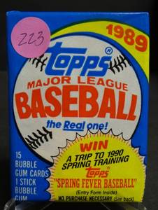 lot 223 image: SEALED 1989 TOPPS BASEBALL WAX PACK