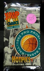lot 225 image: 1992 STAR PICS HOT PICS PRO PROSPECTS BASKETBALL FOIL PACK