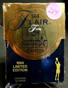 lot 289 image: 1994 Fleer Flair USA Basketball Factory Sealed pack of cards (1 pack COMPS - $8-$12)