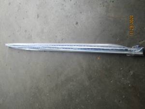 lot 88 image: 1973-1980 CHEVYGMC TRUCK UPPERLOWER TAILGATE MOLDING-CLASSIC