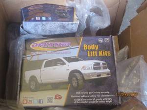 lot 113 image: Daystar PAPLS105 95-99 TahoeYukonSuburban 5 Performance Accessories Body Lift Kit