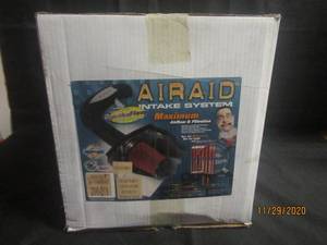 lot 145 image: AIRAID HIGH PERFORMANCE AIR INTAKE SYSTEMS 200-219 07-10 GM TRUCK 25003500 6.6L