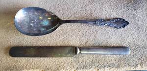 lot 39 image: Wm Rogers Mfg Co Extra Plate Silverware