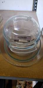 lot 38 image: Pyrex France Dishes