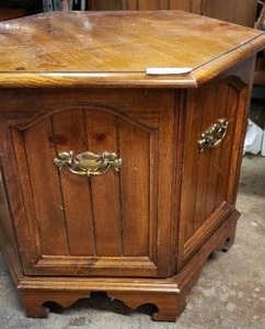 lot 85 image: Vintage Hexagonal Opening Side Table