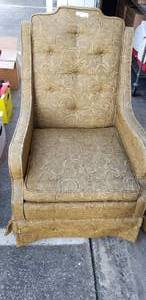 lot 102 image: Vintage Flexsteel Armchair