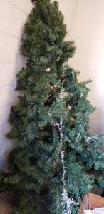 lot 118 image: Pre Lit Christmas Tree (7-8Ft. Tall)
