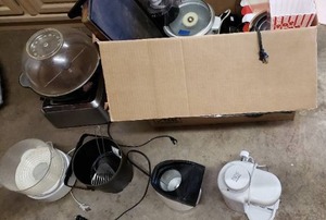 lot 169 image: Various Kitchen Appliances some missing parts