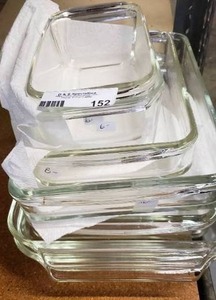 lot 152 image: Pyrex Corning Bakeware Lot