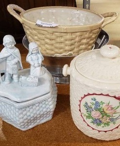 lot 153 image: Ceramics and Bowls Lot