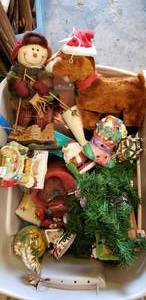 lot 181 image: Christmas Decorations