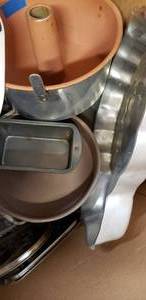 lot 82 image: Kitchen Bakeware Lot
