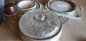 lot 31 image: Misc. Lot includes Goa France Plate, VilleRoy & Boch Plate, and Homer Laughlin Dishes