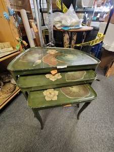 lot 684 image: VINTAGE SET OF 3 NESTING TABLES IN STYLEDESIGNCOLOR SHOWN. MADE IN ITALY.