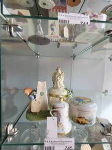 lot 745 image: VINTAGE CERAMIC PORCELAIN TRINKET BOXES AND FIGURINES AS SHOWN.