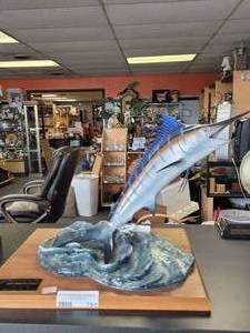 lot 751 image: THE OYSTER BAR 13TH ANNUAL BLUE MARLIN CLASSIC PLAQUE WITH MARLIN AS SHOWN. NICE