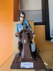 lot 771 image: VINTAGE 1972 MAN AT THE HELM CERAMIC CAPTAIN SCULPTURE AS SHOWN.