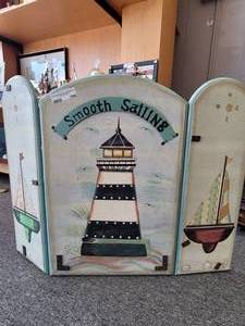 lot 786 image: HANDPAINTED WOOD FIREPLACE SCREEN AS SHOWN.