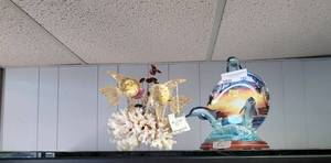 lot 788 image: DECORATIVE FISH SCULPTURE, COLLECTIBLE DOLPHIN PLATE ON WOOD BASE AS SHOWN.