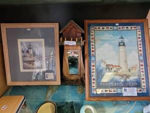 lot 813 image: RUSTIC WOOD LIGHTHOUSE WITH MIRROR, FRAMED PRINTS AS SHOWN.